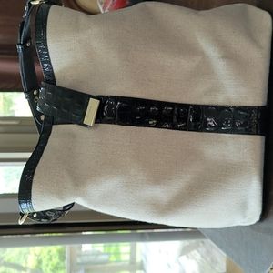 BRAHMIN AMELIA NATURAL CAPE HANDBAG